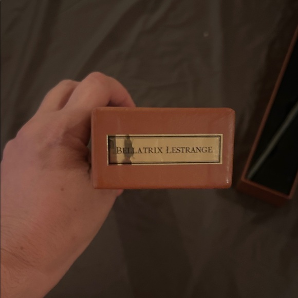 Sophisticated grey Wand with Artistic Detailing new condition with box and map - Picture 5 of 5